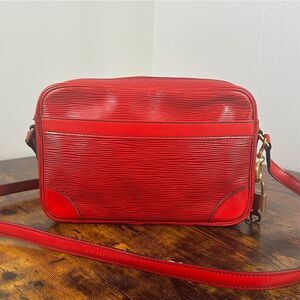 Louis‎ Vuitton Vintage Trocadero 24 Red Epi Leather Crossbody Bag